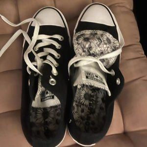 CONVERSE ALL-STAR black/white with daisy interior print; double tongue